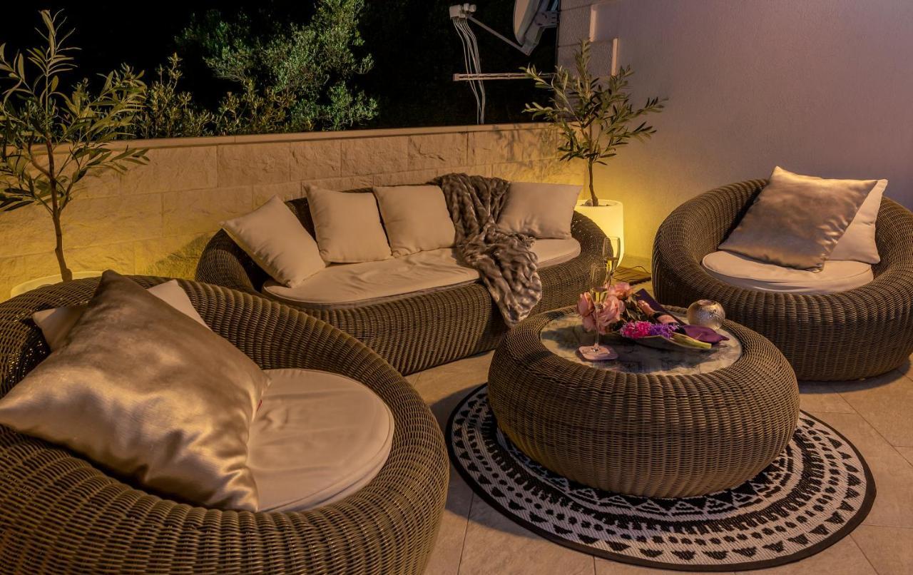 Uniquely Designed Villa Ivana With Outdoor Jacuzzi Nearby The Pebble Banje Beach At The Island Of Solta Rogač Kültér fotó