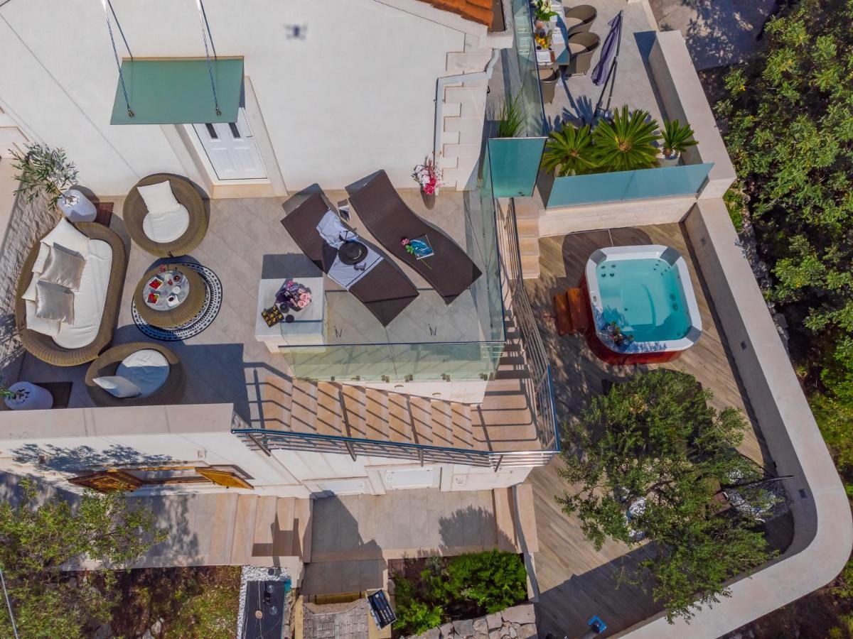 Uniquely Designed Villa Ivana With Outdoor Jacuzzi Nearby The Pebble Banje Beach At The Island Of Solta Rogač Kültér fotó