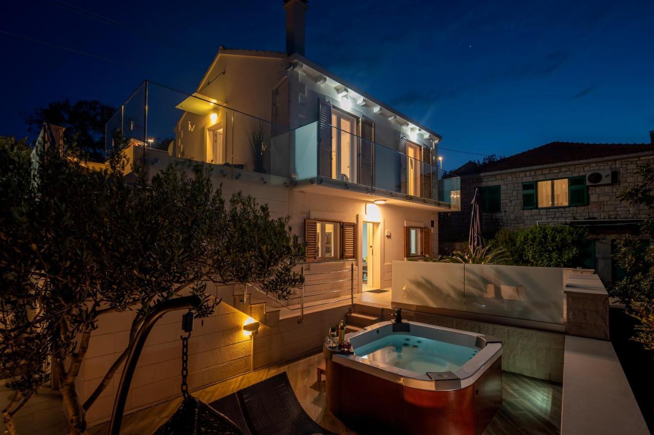 Uniquely Designed Villa Ivana With Outdoor Jacuzzi Nearby The Pebble Banje Beach At The Island Of Solta Rogač Kültér fotó